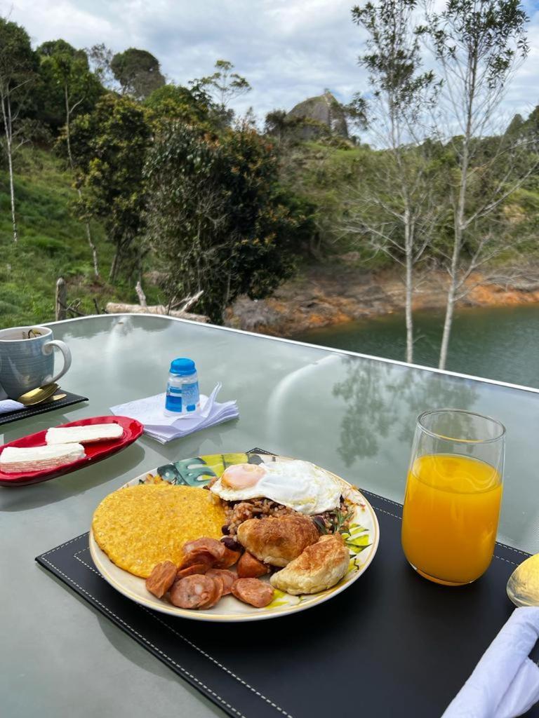 Cabana Privada Sin Prisa "Not Rush" Preciosa! Con Jacuzzi, Vista Y Acceso Directo Al Embalse, Vista A La Piedra , Deporte Acuatico Paddle Board And Breakfast Incluidos ! Imperdible Guatapé Dış mekan fotoğraf